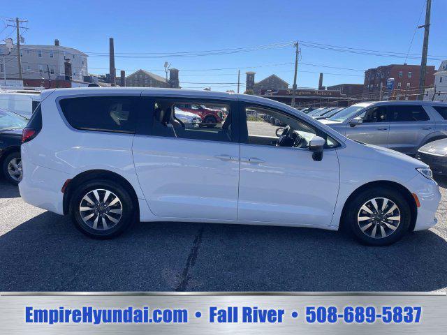 2023 Chrysler Pacifica Hybrid Touring L