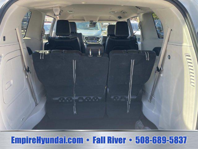 2023 Chrysler Pacifica Hybrid Touring L