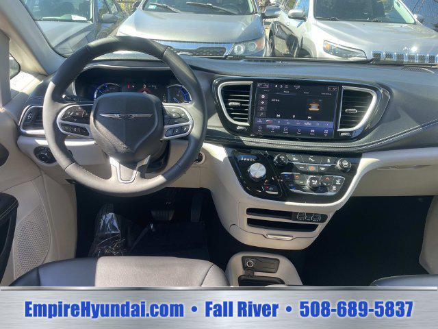 2023 Chrysler Pacifica Hybrid Touring L