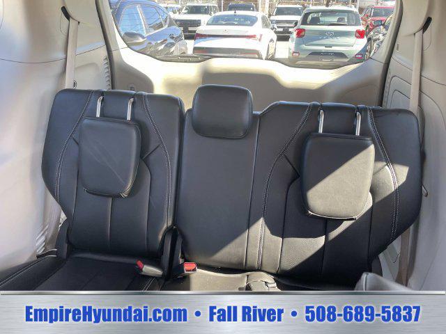 2023 Chrysler Pacifica Hybrid Touring L