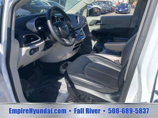 2023 Chrysler Pacifica Hybrid Touring L