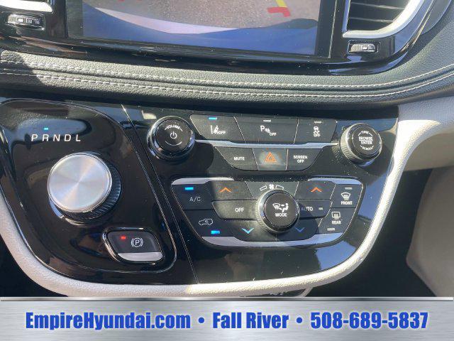 2023 Chrysler Pacifica Hybrid Touring L
