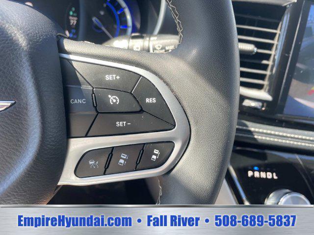 2023 Chrysler Pacifica Hybrid Touring L