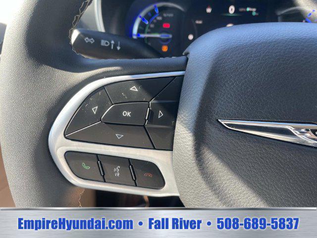 2023 Chrysler Pacifica Hybrid Touring L