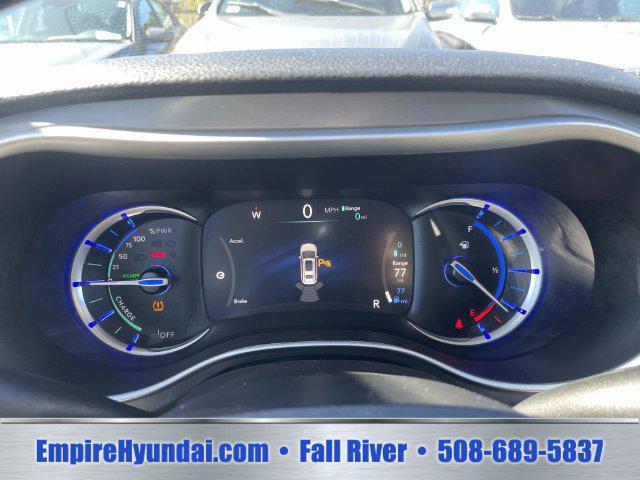 2023 Chrysler Pacifica Hybrid Touring L