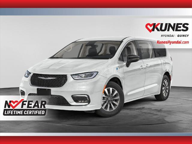 2024 Chrysler Pacifica Hybrid S Appearance Pkg for sale in QUINCY, IL