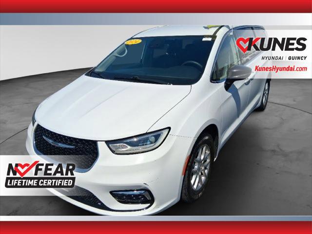 2024 Chrysler Pacifica Touring L for sale in QUINCY, IL