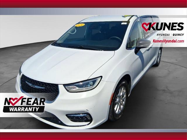 2024 Chrysler Pacifica Touring L for sale in QUINCY, IL