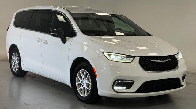 2024 Chrysler Pacifica Touring