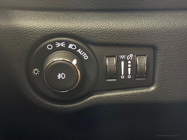 2024 Chrysler Pacifica Touring
