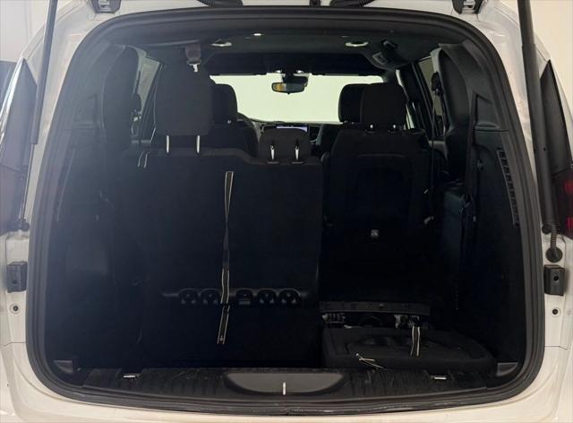 2024 Chrysler Pacifica Touring