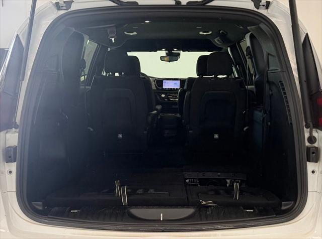 2024 Chrysler Pacifica Touring