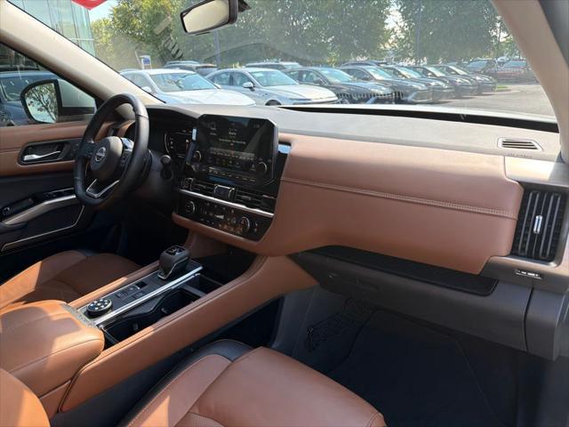 2024 Nissan Pathfinder Platinum 4WD