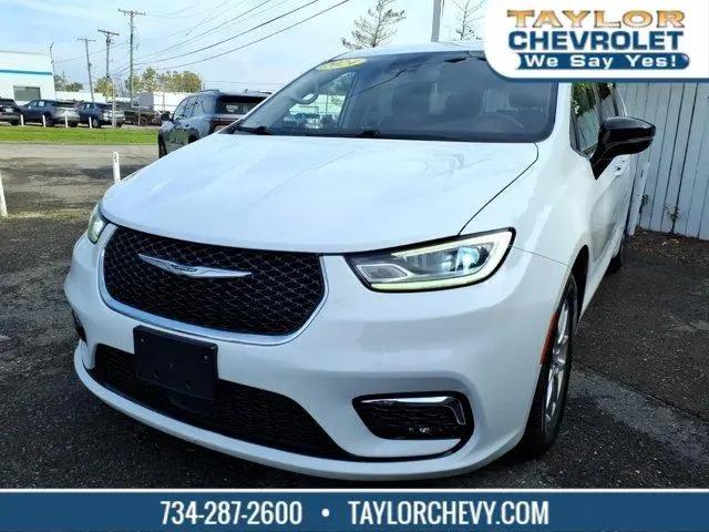 2024 Chrysler Pacifica Touring L for sale in Taylor, MI