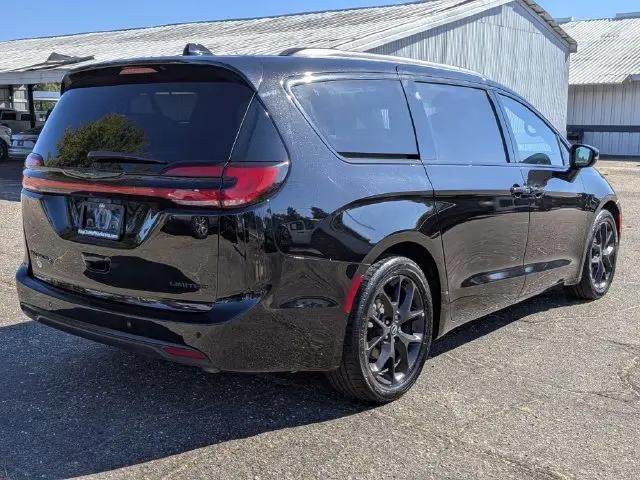 2025 Chrysler Pacifica Limited