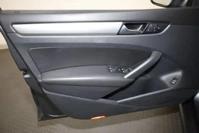 2014 Volkswagen Passat 1.8T Wolfsburg Edition