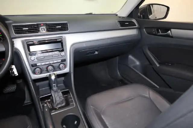 2014 Volkswagen Passat 1.8T Wolfsburg Edition