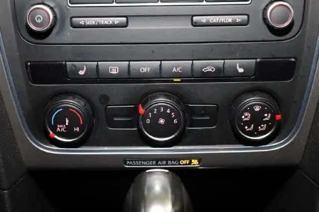 2014 Volkswagen Passat 1.8T Wolfsburg Edition