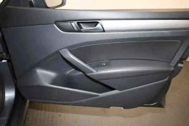 2014 Volkswagen Passat 1.8T Wolfsburg Edition