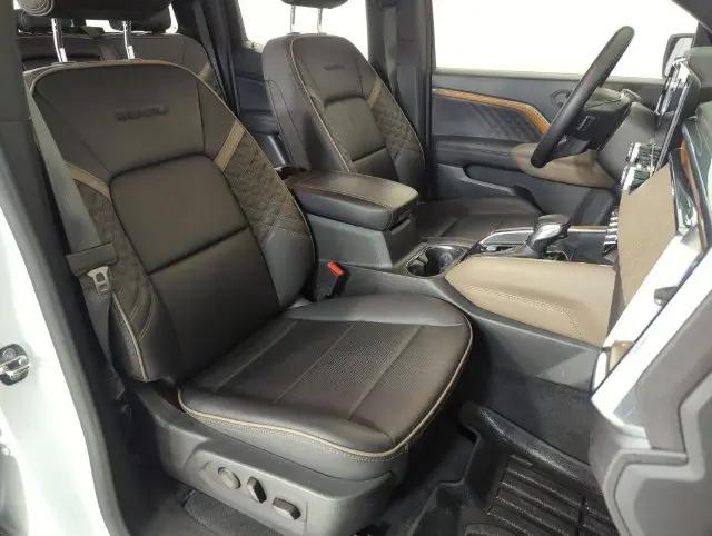 2023 GMC Canyon 4WD Crew Cab Short Box Denali
