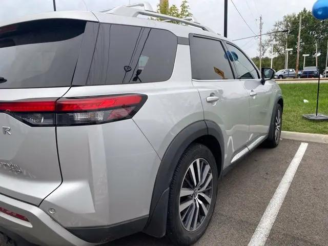 2022 Nissan Pathfinder Platinum 4WD