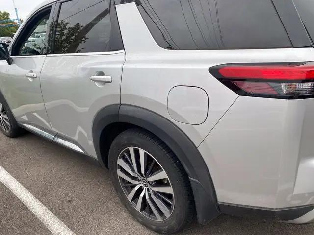 2022 Nissan Pathfinder Platinum 4WD