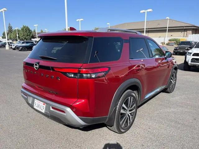 2024 Nissan Pathfinder Platinum FWD