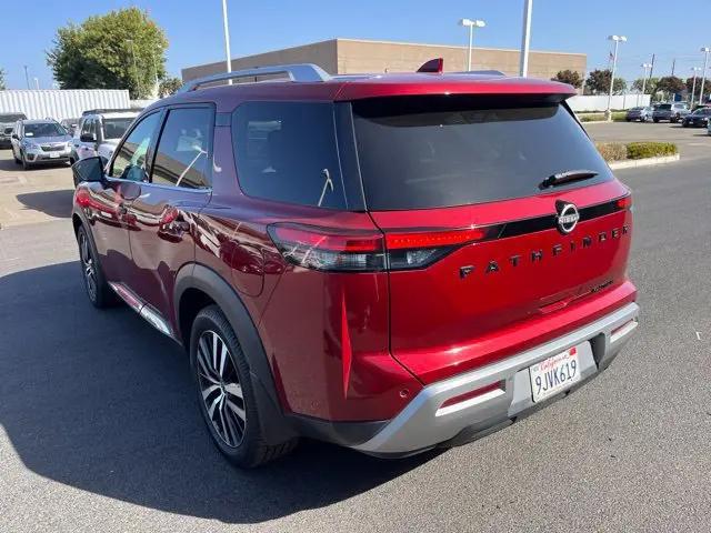 2024 Nissan Pathfinder Platinum FWD