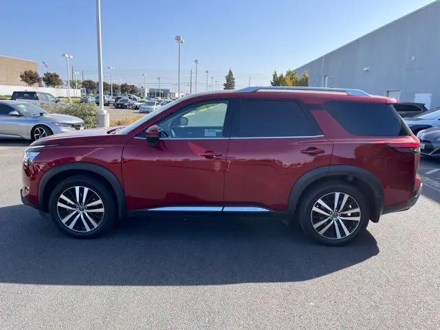 2024 Nissan Pathfinder Platinum FWD