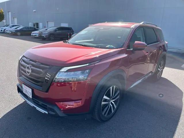 2024 Nissan Pathfinder Platinum FWD