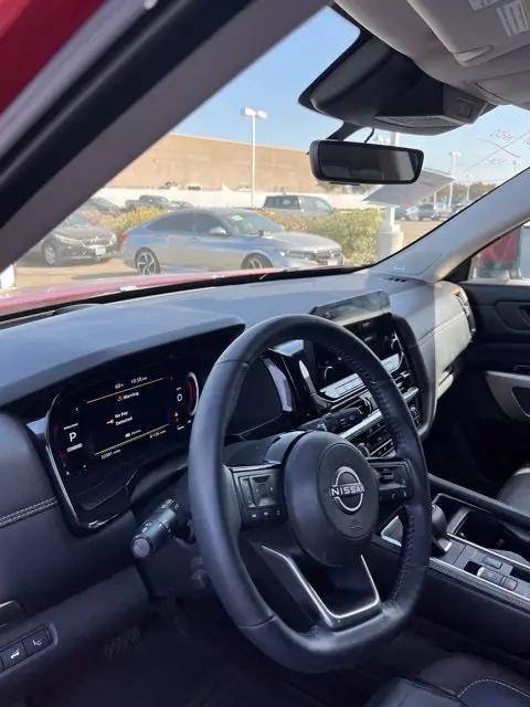 2024 Nissan Pathfinder Platinum FWD