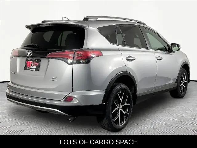 2017 Toyota RAV4 SE