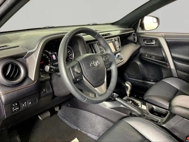 2017 Toyota RAV4 SE