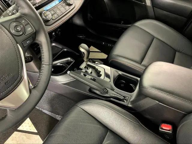 2017 Toyota RAV4 SE