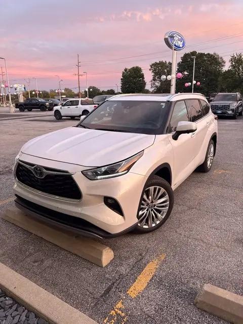 2026 Toyota Highlander Hybrid Platinum for sale in Valparaiso, IN