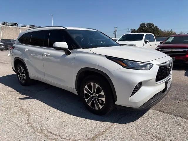 2020 Toyota Highlander XLE for sale in Richardson, TX