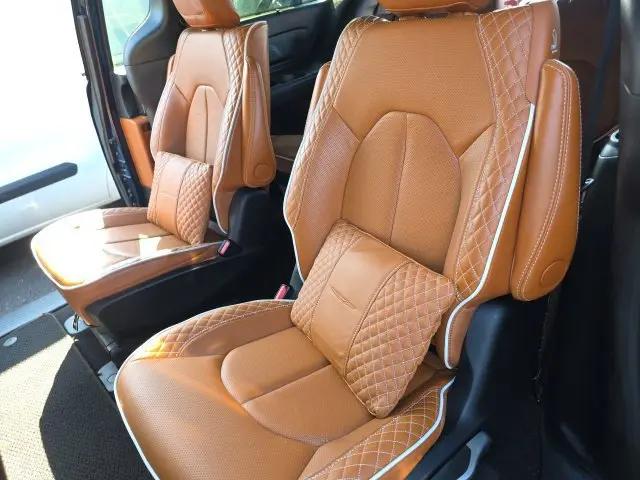 2025 Chrysler Pacifica Hybrid Pinnacle