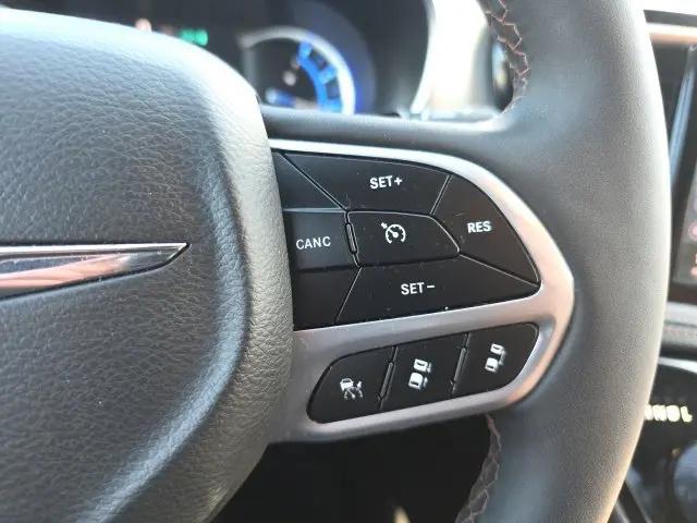 2025 Chrysler Pacifica Hybrid Pinnacle