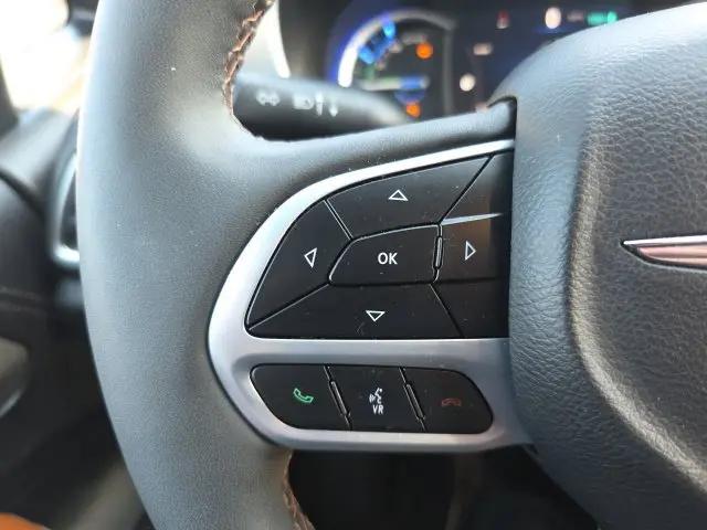 2025 Chrysler Pacifica Hybrid Pinnacle