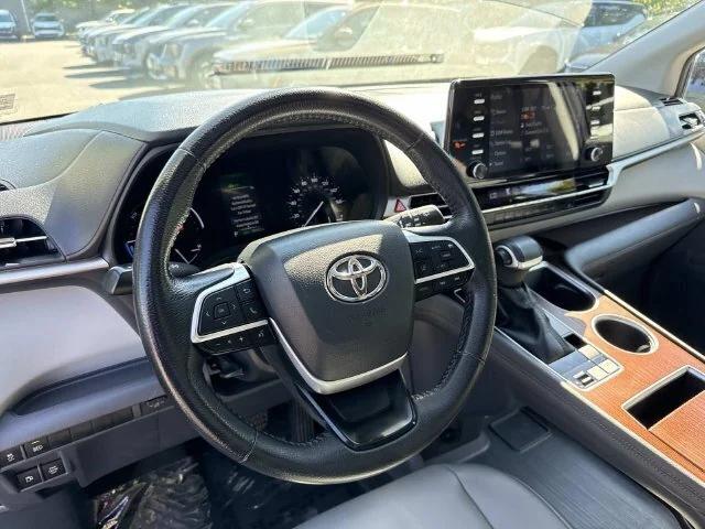 2022 Toyota Sienna XLE