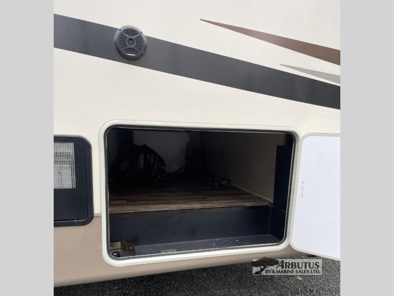 2018 FOREST RIVER Cedar Creek Silverback 37MBH FIFTH WHEEL