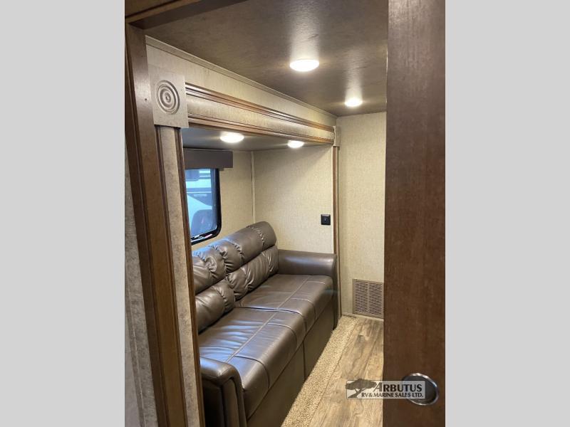 2018 FOREST RIVER Cedar Creek Silverback 37MBH FIFTH WHEEL
