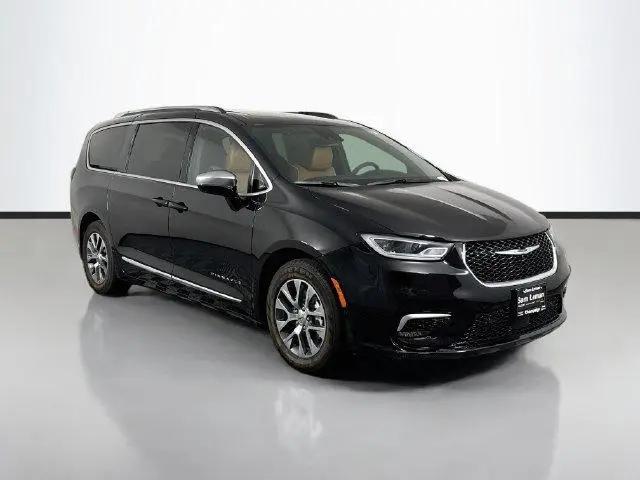 2025 Chrysler Pacifica Hybrid Pinnacle for sale in Champaign, IL