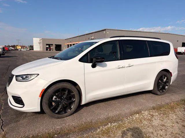 2024 Chrysler Pacifica Touring L for sale in Maryville, MO