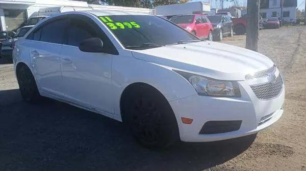 2011 Chevrolet Cruze LS for sale in WAYNE, MI