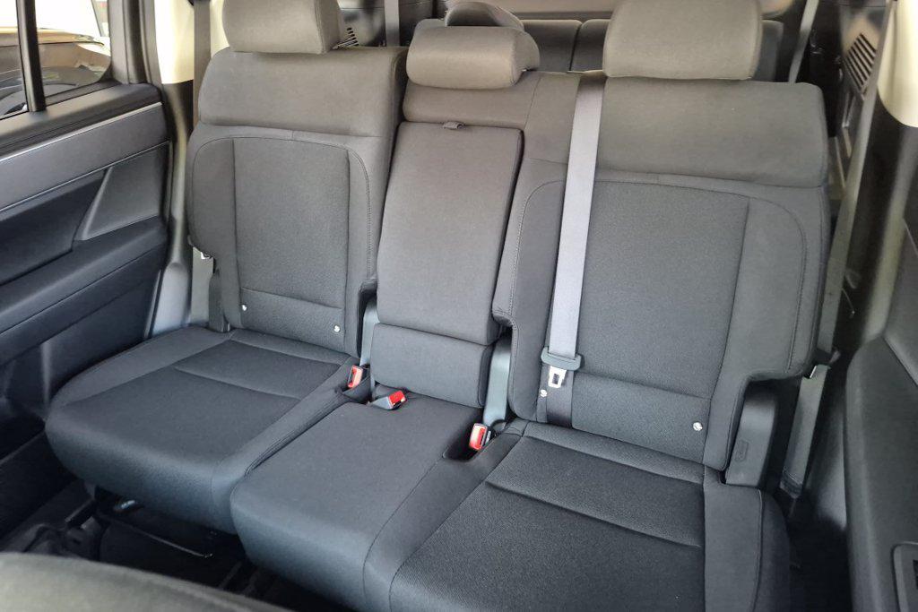 New 2027 Gray HYUNDAI SE image 15