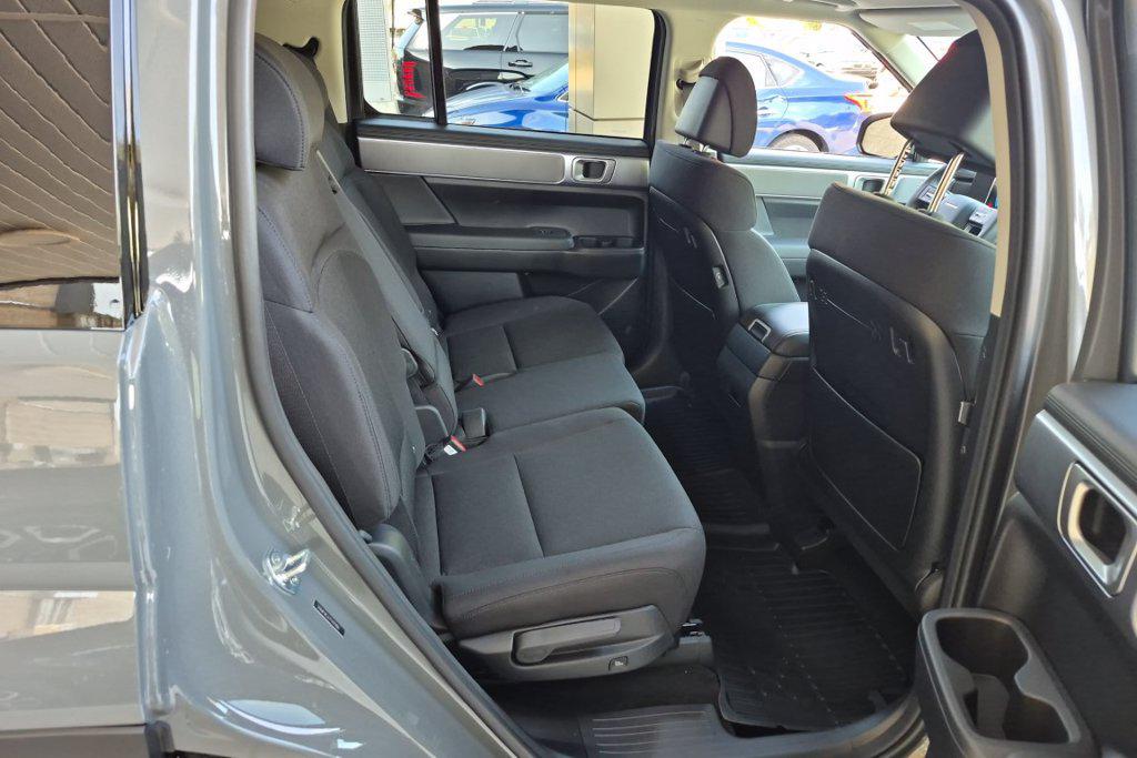 New 2027 Gray HYUNDAI SE image 17