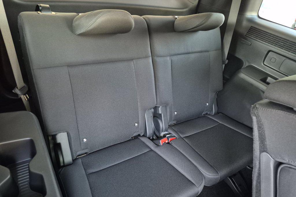 New 2027 Gray HYUNDAI SE image 18