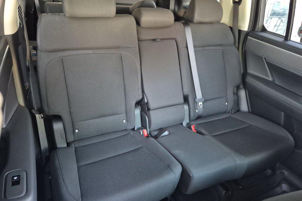 New 2027 Gray HYUNDAI SE image 20