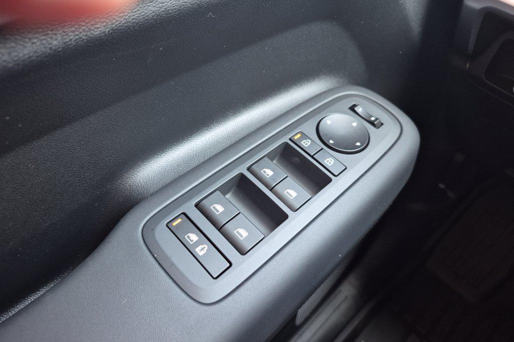 New 2027 Gray HYUNDAI SE image 32